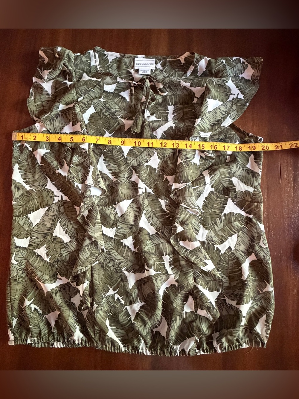 Liz Claiborne Olive Leaf Print Blouse with Keyhole - Picture 5 of 6